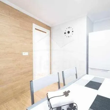 Cruz Victoria Apartment